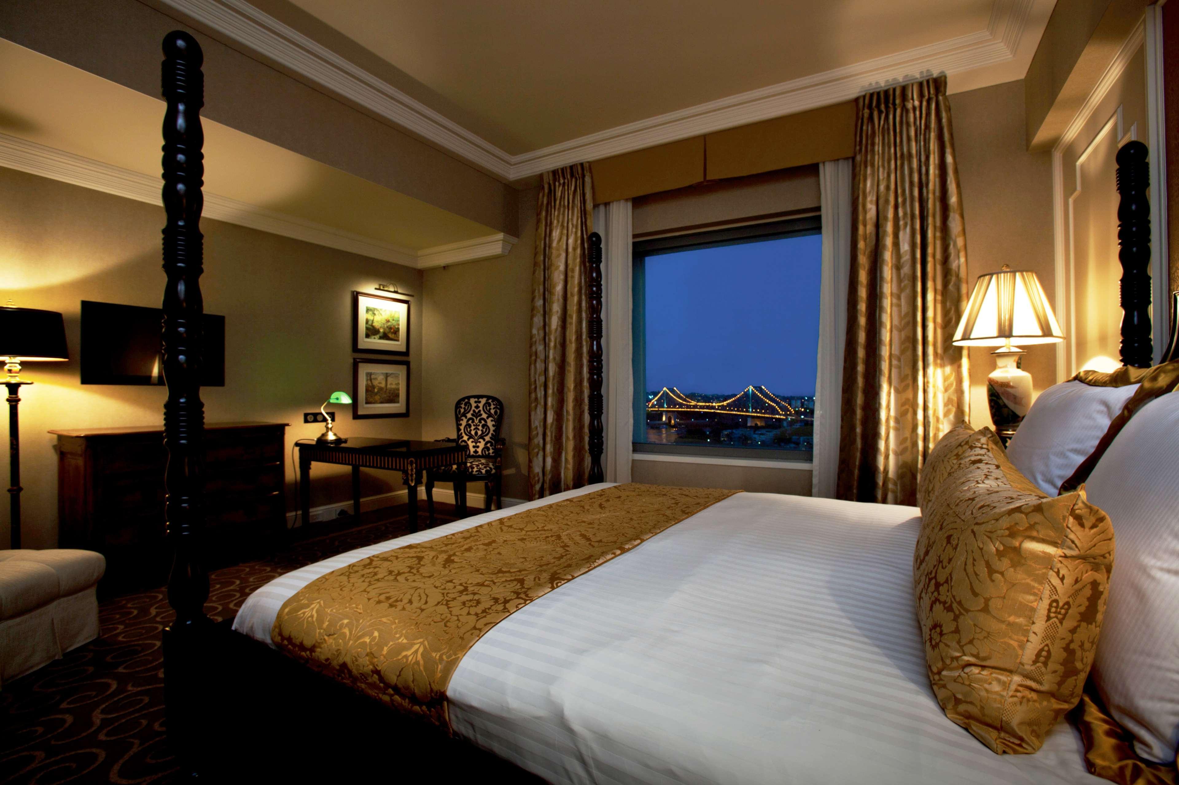 Stamford Plaza Brisbane Ξενοδοχείο Εξωτερικό φωτογραφία A room at the Taj Mahal Palace