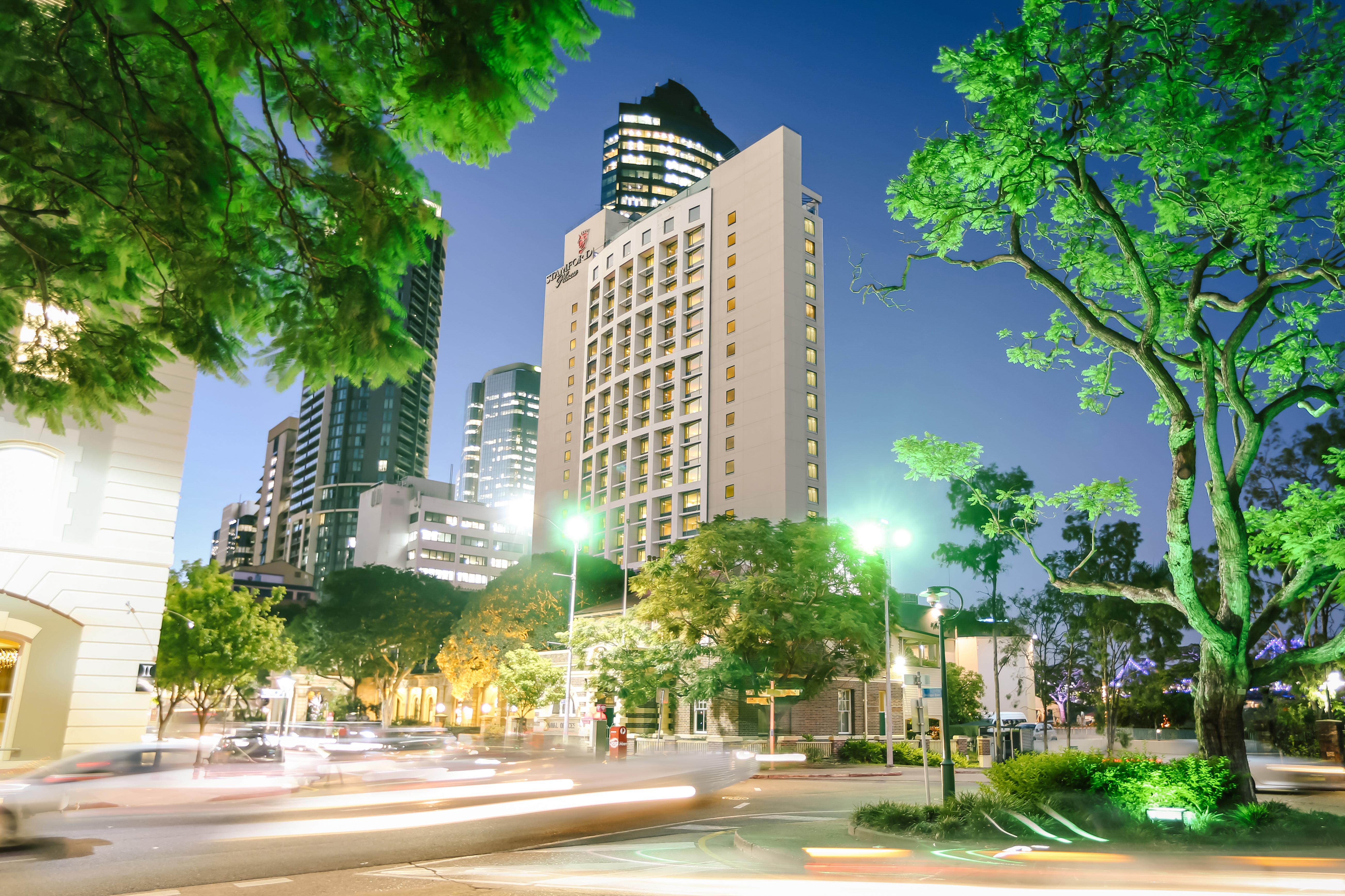 Stamford Plaza Brisbane Ξενοδοχείο Εξωτερικό φωτογραφία The hotel at night
