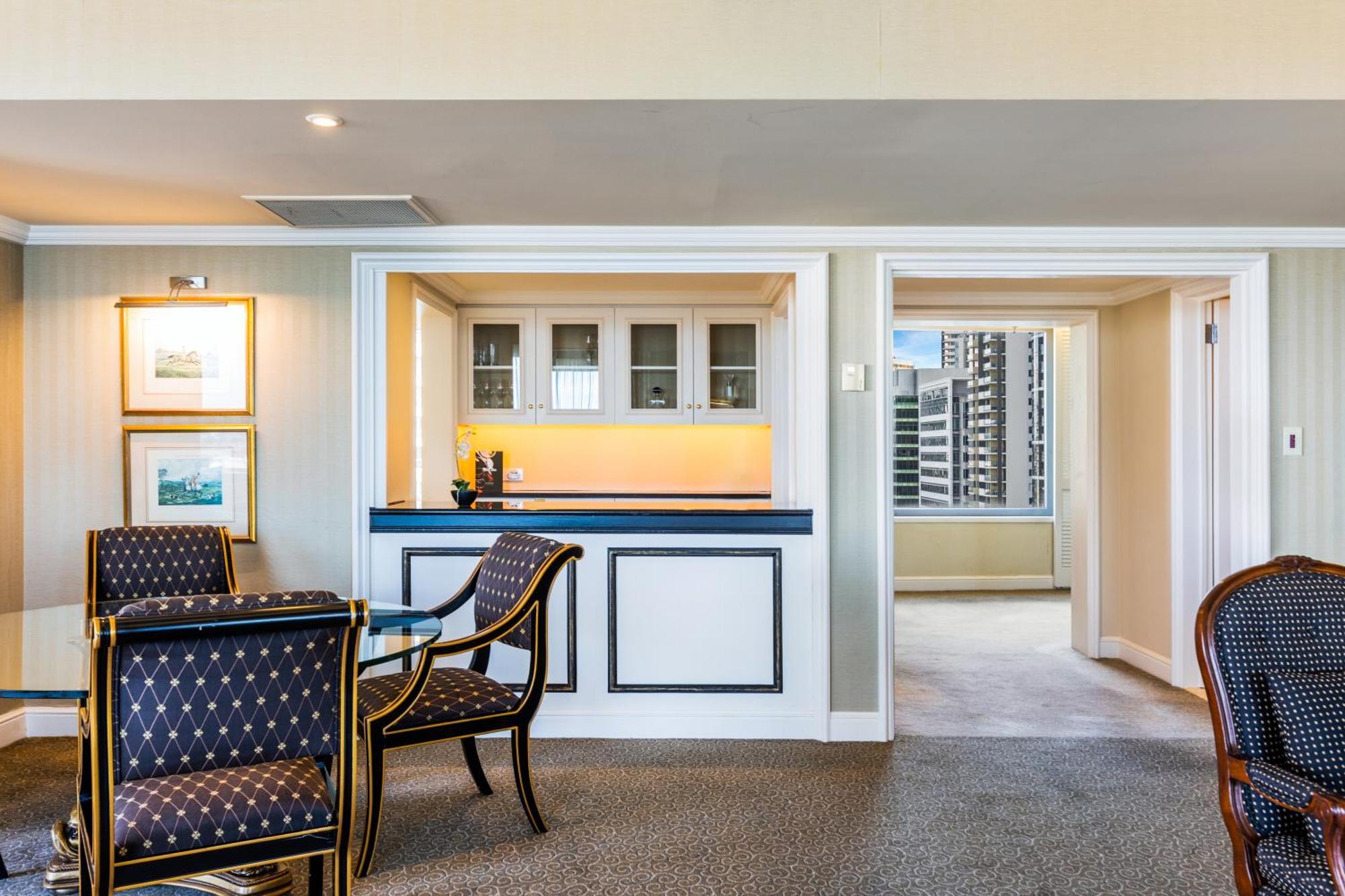 Stamford Plaza Brisbane Ξενοδοχείο Εξωτερικό φωτογραφία A suite at the Four Seasons Hotel