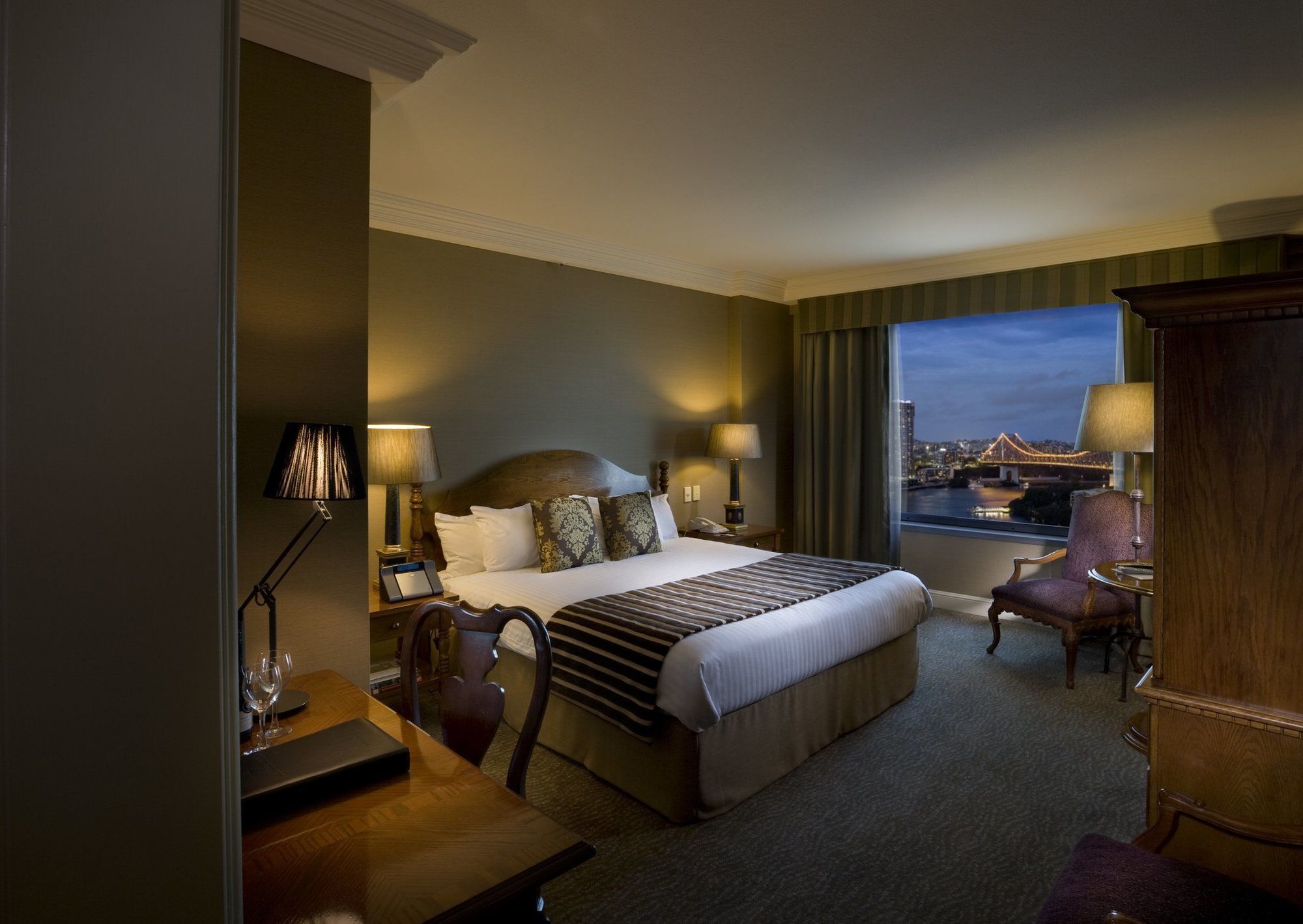Stamford Plaza Brisbane Ξενοδοχείο Δωμάτιο φωτογραφία A bedroom at the hotel